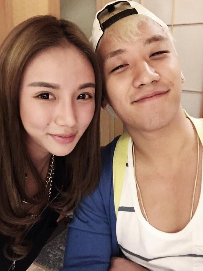 Sebelum kasus prostitusi yang melibatkan Seungri merebak, Kim memajang sejumlah foto kedekataannya dengan bintang K-Pop itu. Namun kini foto-foto tersebut telah hilang. Dalam pernyataannya Kim juga membantah terlibat dengan Seungri. Dirinya mengaku berada di klub malam milik Seungri pada 2015, namun membantah mengetahui bisnis prostitusi yang dijalankan di klub tersebut. Foto: Dok. Instagram