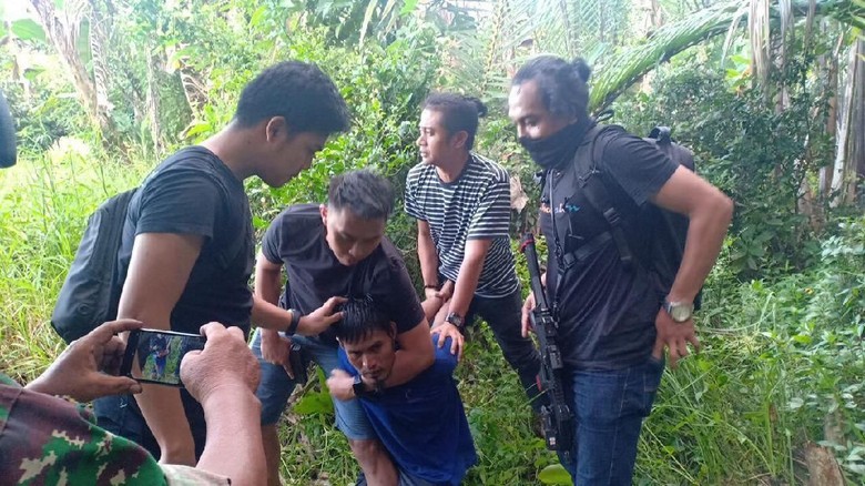 Polisi Tangkap Penikam Ibu dan Anak di Makassar Polisi Tangkap Penikam Ibu dan Anak di Makassar