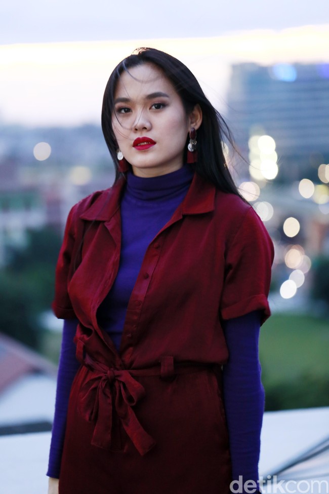 Penyanyi Sheryl Sheinafia pernah dikomentari tentang dadanya yang terlihat rata dalam sebuah postingan Instagram. Sheryl pun angkat bicara. Ia menyatakan tidak akan diam dengan body shaming dan beauty bullying. Foto: Asep Syaifullah/detikHOT