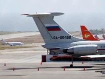 Donald Trump Gedor Venezuela, Maskapai Hentikan Penerbangan