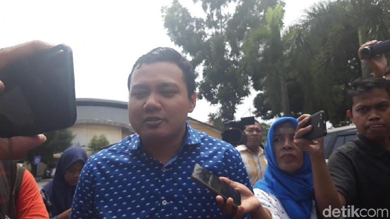 Fuad Anak Risma Bantah Terlibat Kasus Jalan Gubeng Ambles Fuad Anak Risma Bantah Terlibat Kasus Jalan Gubeng Ambles