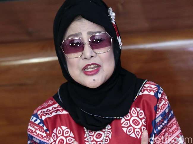 Anak Elvy Sukaesih Diobati Setelah Ngamuk karena Tak Boleh Ngutang
