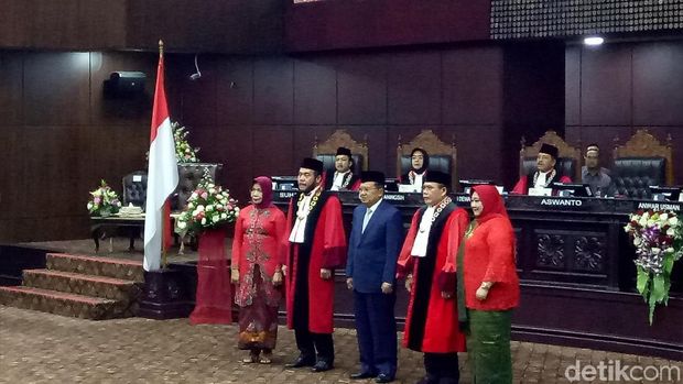 Pelantikan Wakil Ketua Mahkamah Konstitusi (MK) Aswanto