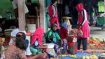 Menengok Sibuknya Pasar Kayoa di Halmahera Selatan
