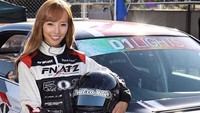 Namanya Awano Kisaragi, perempuan Jepang yang dulunya berprofesi sebagai model. Namun sekarang dia telah menjadi pembalap profesional. (kisa_awn/Instagram)