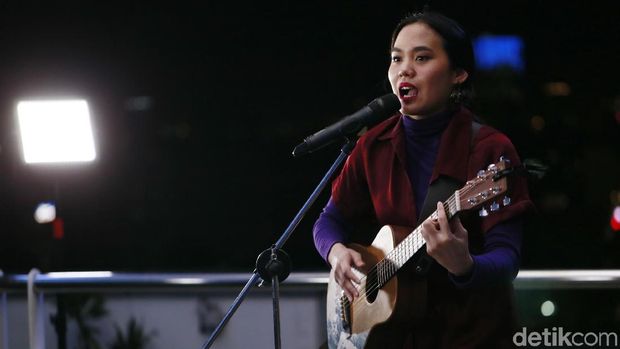 Sheryl Sheinafia