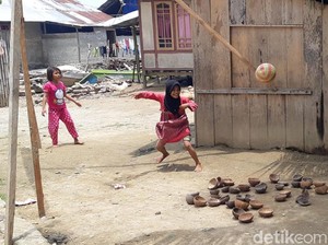 Ceria Tanpa Ponsel Pintar di Pulau Bajo, Halmahera Selatan