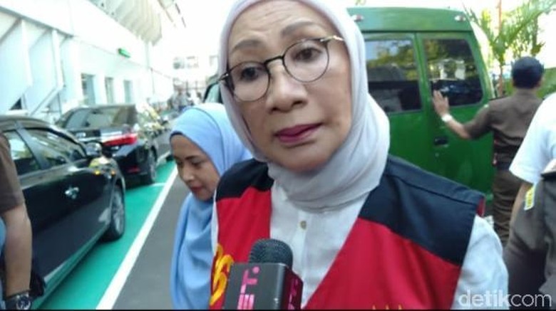 Ratna Sarumpaet Keluhkan Kondisi Rutan Polda Metro: Tak Ada Ventilasi Ratna Sarumpaet Keluhkan Kondisi Rutan Polda Metro: Tak Ada Ventilasi