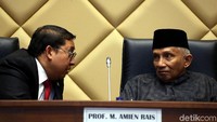 Dia berharap KPU-Bawaslu bisa segera mengevaluasi DPT Pemilu 2019. Amien berbicara soal kegagalan rekayasa.