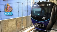 Stasiun MRT Blok M, Jakarta Selatan, terhubung langsung dengan pusat perbelanjaan di kawasan Blok M.