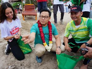 Pungut Sampah di Pantai Kuta, Cak Imin: Sedotan Lebih Bahaya dari PKI