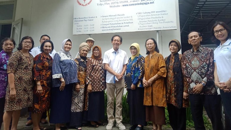 Bos Sido Muncul Ajak Donatur Perluas Rumah Singgah Penderita Kanker Bos Sido Muncul Ajak Donatur Perluas Rumah Singgah Penderita Kanker