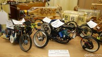 Miniatur motor karya narapidana dari Rutan Kapuas Kalteng ini dijual dengan harga Rp 200 ribu.