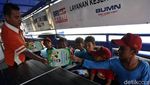 Mengintip Asyiknya Anak-anak Membaca di Kapal Bahtera Seva III