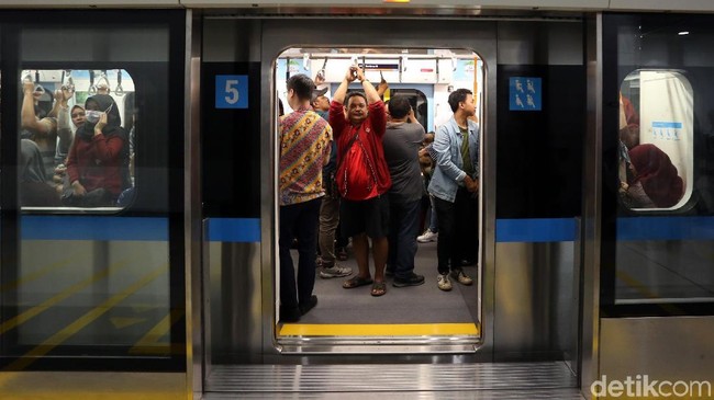 Tiket MRT Cuma Setengah Harga Selama April Tiket MRT Cuma Setengah Harga Selama April