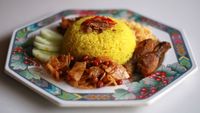 Pilihan Sarapan Kenyang Orang Kantoran, Nasi Uduk hingga Lonsay