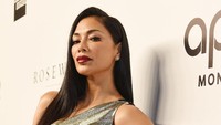 Nicole Scherzinger sengaja membuat rambutnya tergerai di penampilan terbarunya. Foto: Edwin Koo/Getty Images