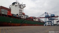 Kapal dengan panjang 261 meter berkapasitas 4250 TEUs ini merupakan kapal petikemas terpanjang yang pernah singgah di dermaga yang dikelola PT Pelabuhan Indonesia II (Persero)/IPC cabang Panjang.