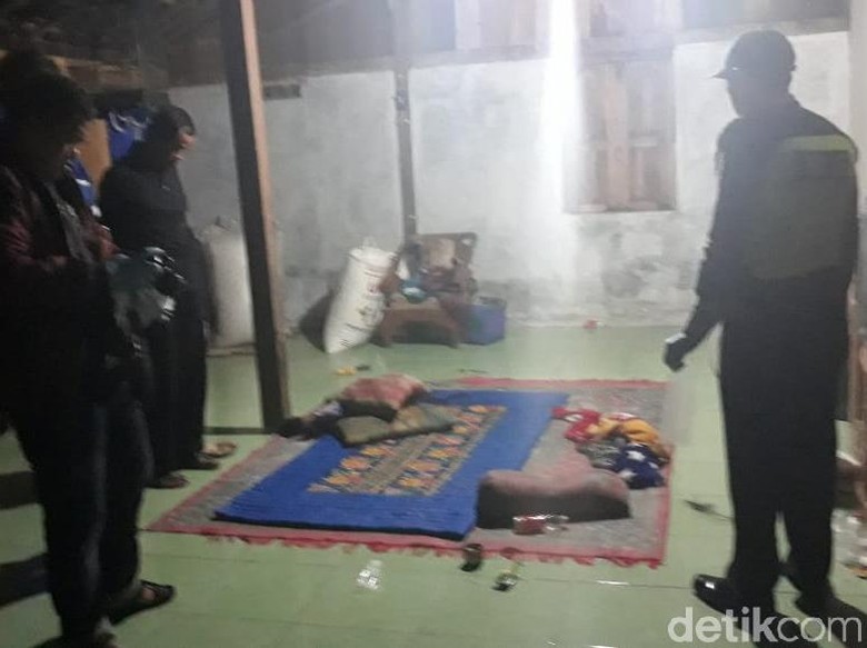 Seorang Ibu Muda di Ngawi Ditemukan Tewas Berlumuran Darah Seorang Ibu Muda di Ngawi Ditemukan Tewas Berlumuran Darah