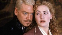 Diangkat dari karya William Shakespeare, Hamlet yang diperani oleh Kate Winslet memiliki durasi selama 4 jam 2 menit. Dok. Warner Bros