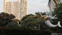 Corporate Communication Manager Taman Impian Jaya Ancol Rika Lestari. Menurut Rika mengatakan ada alasan jelas kenapa patung itu ditutupi kain. Menurutnya, Ancol kini memposisikan diri sebagai tempat wisata di Jakarta untuk keluarga, dari dewasa sampai anak-anak.
