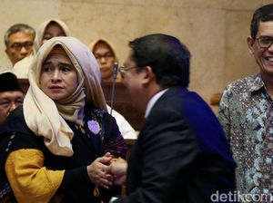 Neno Warisman Sampaikan Mundur dari Partai Ummat Lewat WhatsApp, Ini Alasannya