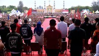 Jokowi juga mengajak pendukungnya untuk mencoblosnya dan cawapres KH Maruf Amin yang mengenakan pakaian putih dalam foto kertas suara Pilpres 2019. (Istimewa).