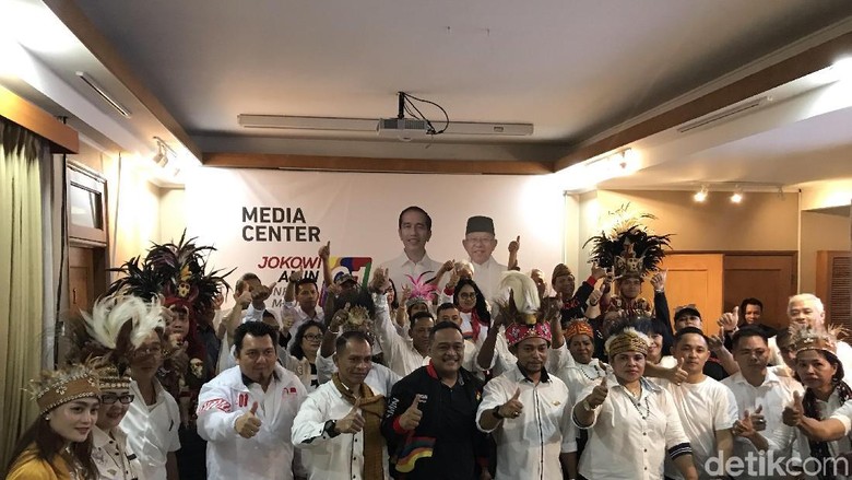 Timur Indonesia Bersatu Deklarasi Dukung Jokowi-Maruf Timur Indonesia Bersatu Deklarasi Dukung Jokowi-Maruf