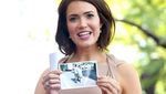 Senyum Bahagia Mandy Moore saat Dapat Walk of Fame