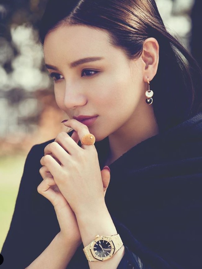 Kim Lim merupakan putri dari miliuner Singapura, Peter Lim. Ayahnya, berdasarkan situs Forbes, berada di urutan ke-11 orang terkaya di Singapura dengan kekayaan mencapai US$ 2,4 miliar. Pengusaha yang memiliki bisnis di bidang minyak sawit hingga obat-obatan ini juga pemilik klub sepakbola Spanyol, Valencia. Foto: Dok. Instagram/kimlimhl