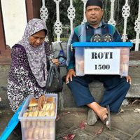 Meski Fisiknya Terbatas, 5 Penjual Makanan Ini Jadi Sosok Inspiratif 
