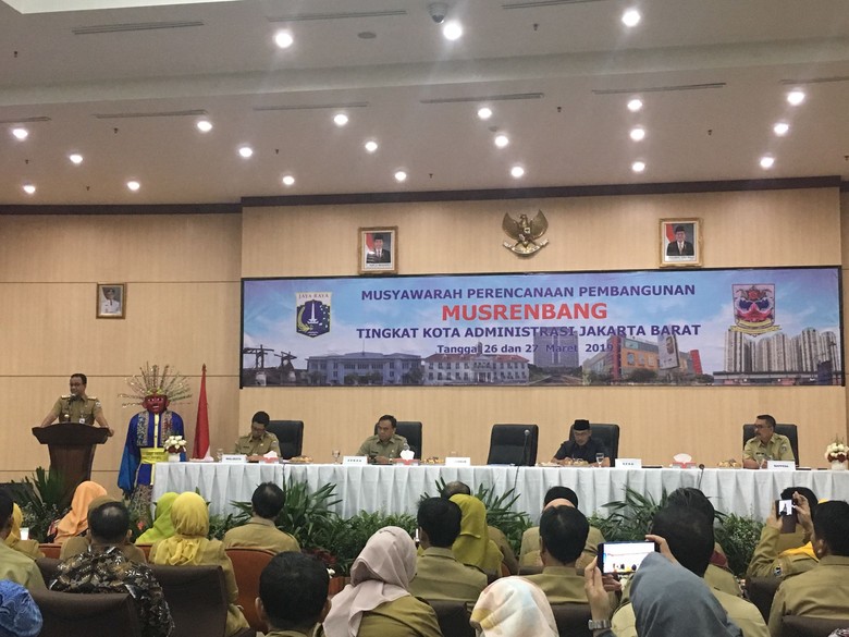 Buka Musrenbang Jakbar, Anies Minta Pencegahan Kebakaran Dimaksimalkan Buka Musrenbang Jakbar, Anies Minta Pencegahan Kebakaran Dimaksimalkan