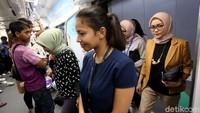 Sebelumnya ada tiga usulan tarif masing-masing dari Pemprov DKI, MRT Jakarta dan DTKJ. Ketiga sumber tersebut tak ada yang diambil usulannya karena akhirnya tarif yang disetujui oleh DPRD adalah Rp 8.500 untuk jarak terjauh.