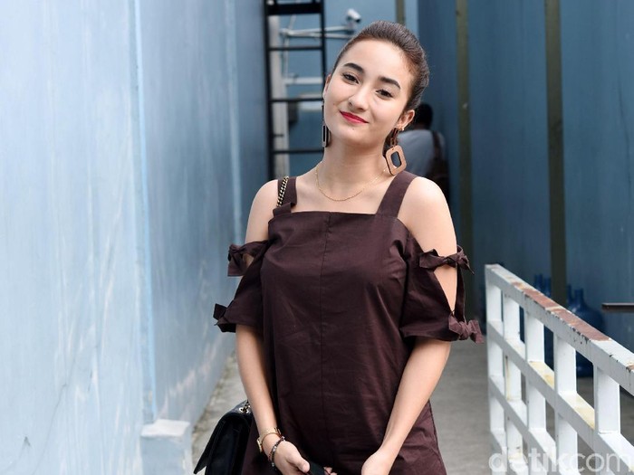 Naomi Zaskia Naomi Zaskia saat ditemui di kawasan studio Trans TV.