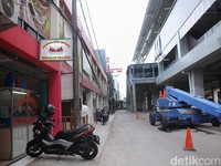 Geliat Bisnis di Kolong MRT, Harapan Baru hingga Kisah Pilu