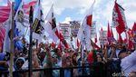 Saat Bendera Garbi dan PKS Berdampingan di Kampanye Prabowo