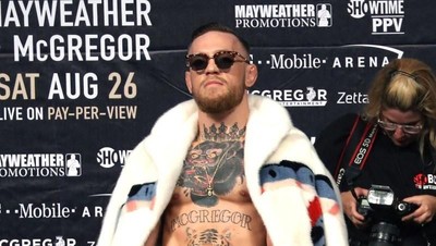 Conor McGregor Pensiun dari MMA, Lihat Gaya Mewahnya Pakai Gucci