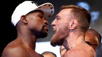 Sudah banyak uang yang dikumpulkan McGregor selama kariernya di olahraga tarung bebas ini. Menurut Forbes, McGregor punya harta sekitar 99 juta dolar AS atau sekitar Rp 1,4 triliun. Steve Marcus/Reuters.