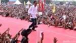 Potret Enerjik Jokowi Saat Kampanye Terbuka di Dumai
