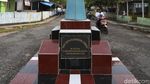 Potret Tugu Khatulistiwa di Pulau Kayoa