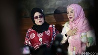 Elvy juga membenarkan kabar soal pernikahan Dhawiya yang akan digelar pada 29 Maret mendatang. Pool/Palevi S/detiKFoto.