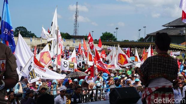 Capres Prabowo Subianto mendapat sambutan hangat dari pendukungnya di Bali. 