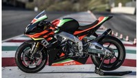 Hal ini wajar karena motor ini memang menawarkan part motoGP, dan bakal asyik diajak ngebut di sirkuit. Berbagai part MotoGP yang bakal diselipkan diantaranya transmisi New ANN Aprilia tanpa gigi netral dan hanya tersaji dalam gear 1-6 Erk. Selanjutnya knalpot Titanium Akrapovic, Brembo GP-4. Foto: Pool (visordown)