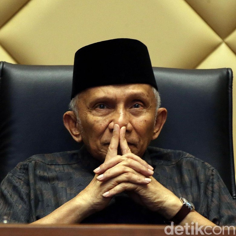 UGM: Amien Rais Pensiun, Boleh Saja Tetap Dipanggil Profesor UGM: Amien Rais Pensiun, Boleh Saja Tetap Dipanggil Profesor