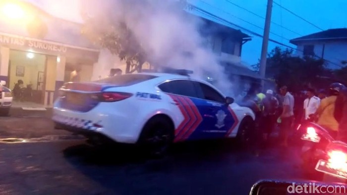 Mobil Patwal Polres Batu Terbakar di Jalur Surabaya-Malang