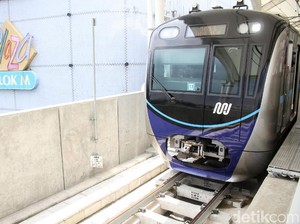 Asyik! Naik MRT Cuma Bayar Setengah Harga Selama Sebulan