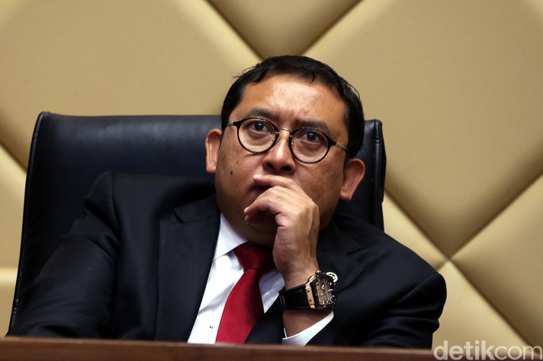 Selain Prabowo, Fadli Zon Juga Nyoblos di TPS 41 Bojong Koneng Selain Prabowo, Fadli Zon Juga Nyoblos di TPS 41 Bojong Koneng