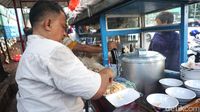 Lembut Gurih Bubur Ayam Landmark Jadi Favorit di Kawasan Sudirman