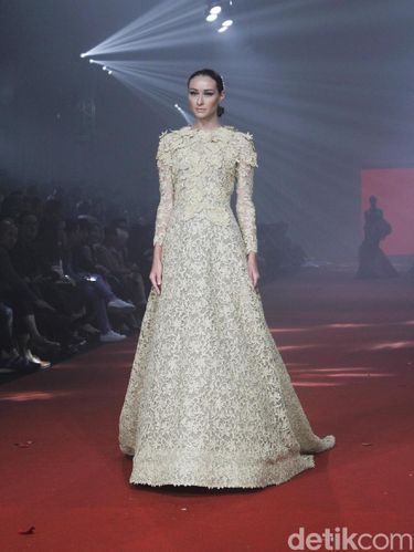 Fashion show Didi Budiardjo.