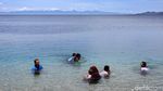 Unik! Ada Sumber Air Panas di Pantai Tawa Pulau Bacan